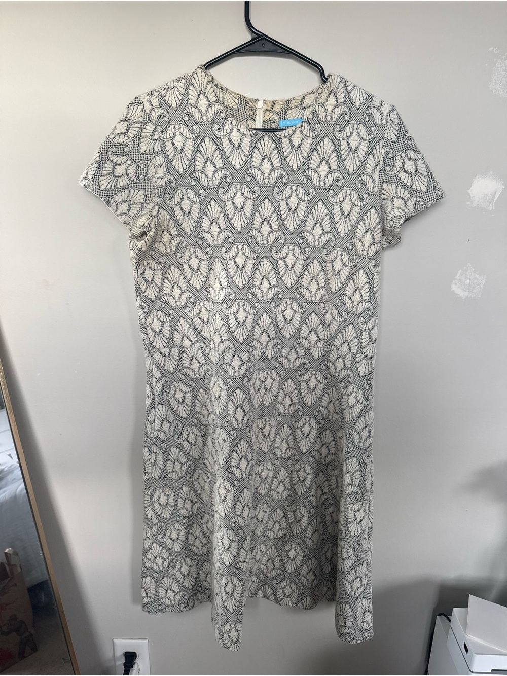 Sail to Sable Black & White Brocade Jacquard Shift Dress Size L
